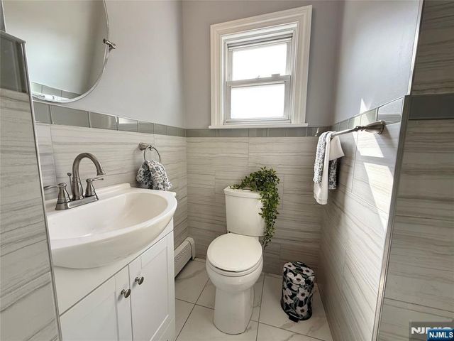 54 Chestnut Avenue, Park Ridge, NJ 07656