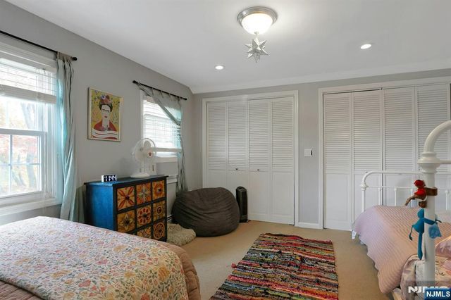 54 Chestnut Avenue, Park Ridge, NJ 07656