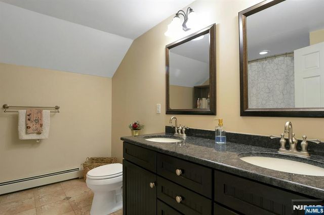 54 Chestnut Avenue, Park Ridge, NJ 07656