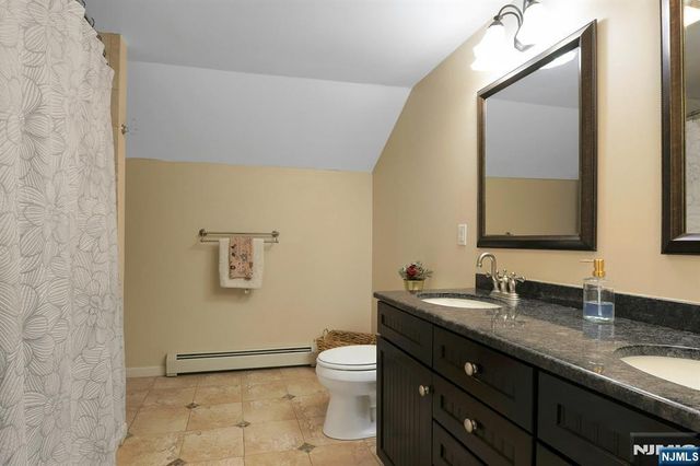 54 Chestnut Avenue, Park Ridge, NJ 07656