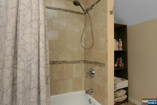 54 Chestnut Avenue, Park Ridge, NJ 07656