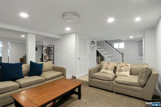 54 Chestnut Avenue, Park Ridge, NJ 07656