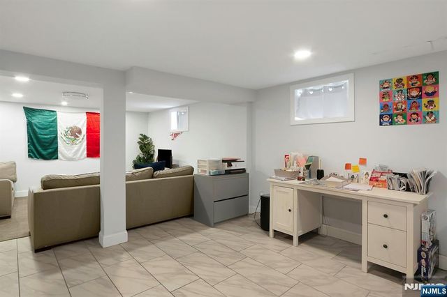 54 Chestnut Avenue, Park Ridge, NJ 07656