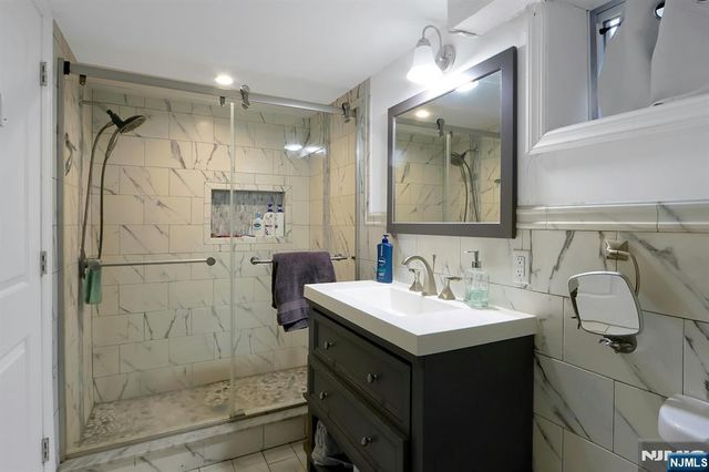 54 Chestnut Avenue, Park Ridge, NJ 07656