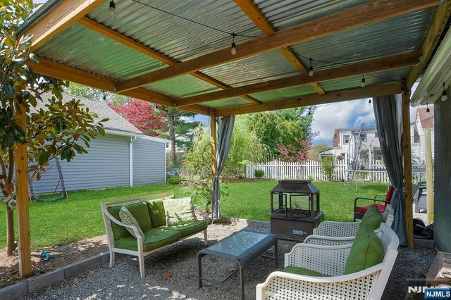 54 Chestnut Avenue, Park Ridge, NJ 07656