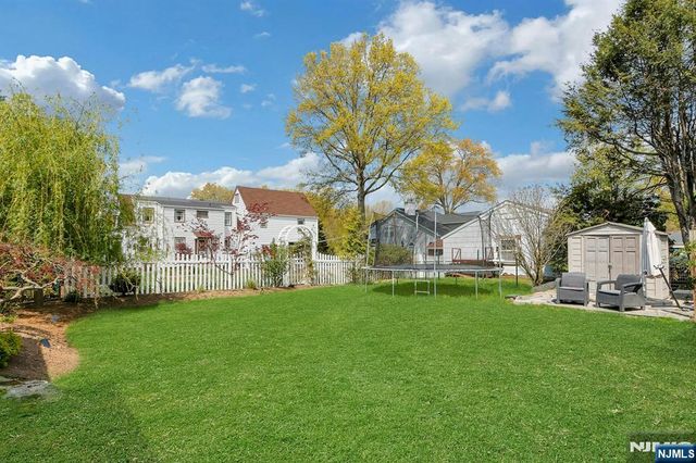 54 Chestnut Avenue, Park Ridge, NJ 07656