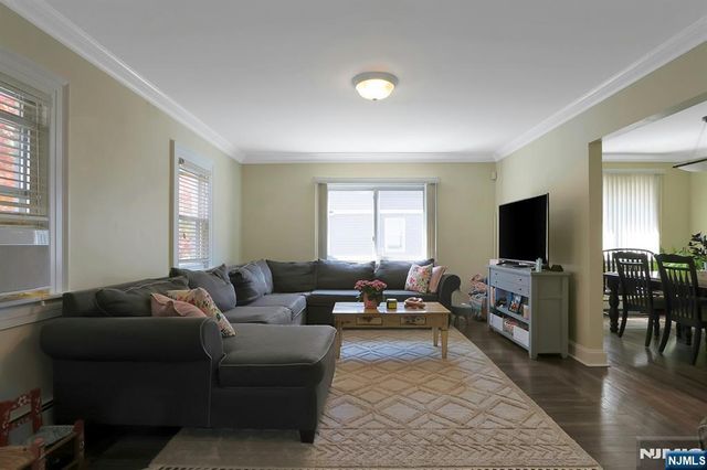 54 Chestnut Avenue, Park Ridge, NJ 07656