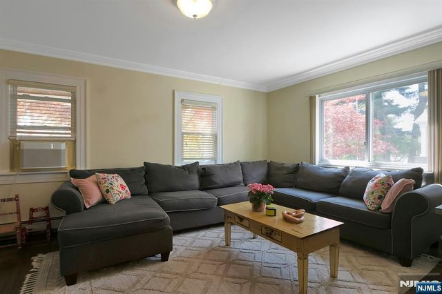 54 Chestnut Avenue, Park Ridge, NJ 07656