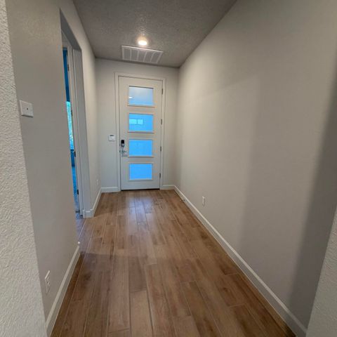 2431 Marble Avenue NE, Rio Rancho, NM 87144