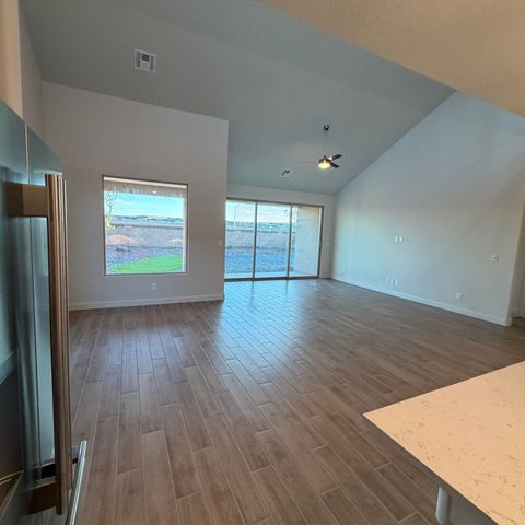 2431 Marble Avenue NE, Rio Rancho, NM 87144