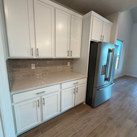 2431 Marble Avenue NE, Rio Rancho, NM 87144