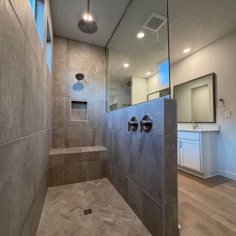 2431 Marble Avenue NE, Rio Rancho, NM 87144