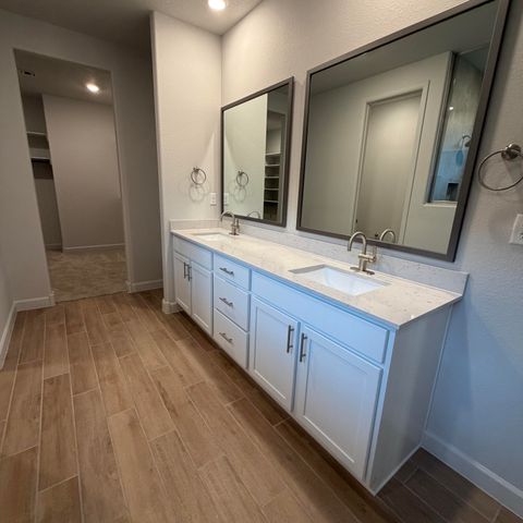 2431 Marble Avenue NE, Rio Rancho, NM 87144
