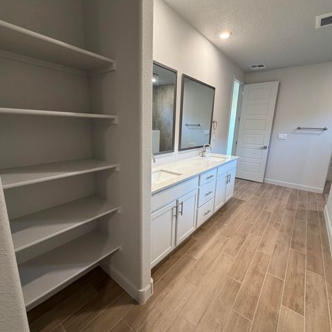 2431 Marble Avenue NE, Rio Rancho, NM 87144