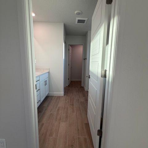 2431 Marble Avenue NE, Rio Rancho, NM 87144