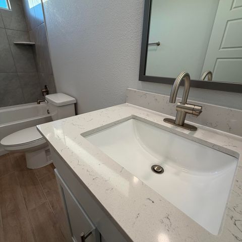 2431 Marble Avenue NE, Rio Rancho, NM 87144