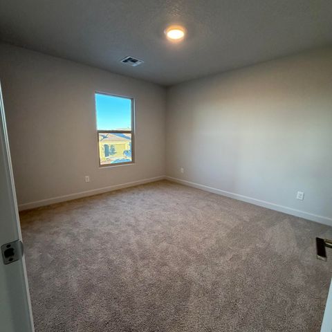 2431 Marble Avenue NE, Rio Rancho, NM 87144