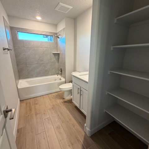 2431 Marble Avenue NE, Rio Rancho, NM 87144