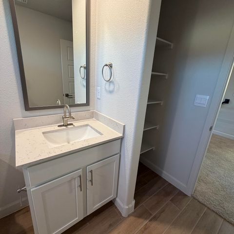 2431 Marble Avenue NE, Rio Rancho, NM 87144