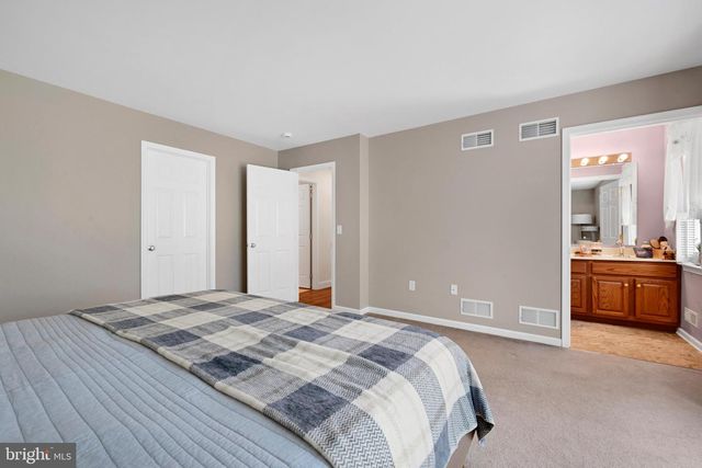 45 THOMAS DR, York, PA 17404
