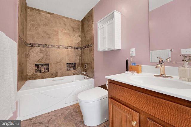 45 THOMAS DR, York, PA 17404