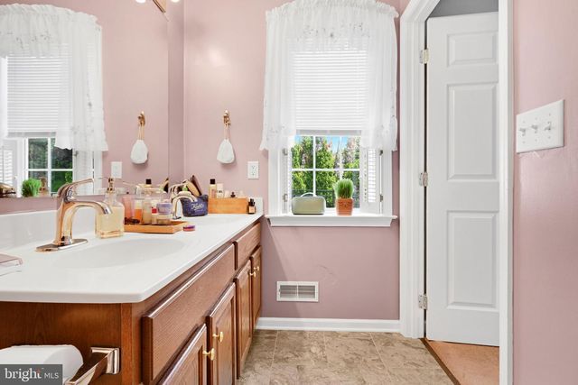 45 THOMAS DR, York, PA 17404