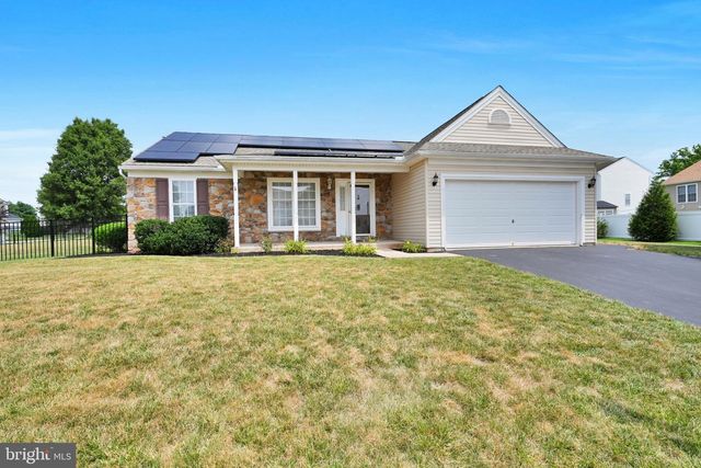 45 THOMAS DR, York, PA 17404