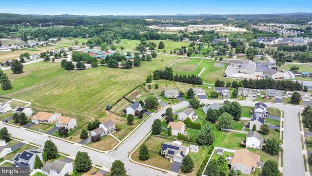 45 THOMAS DR, York, PA 17404