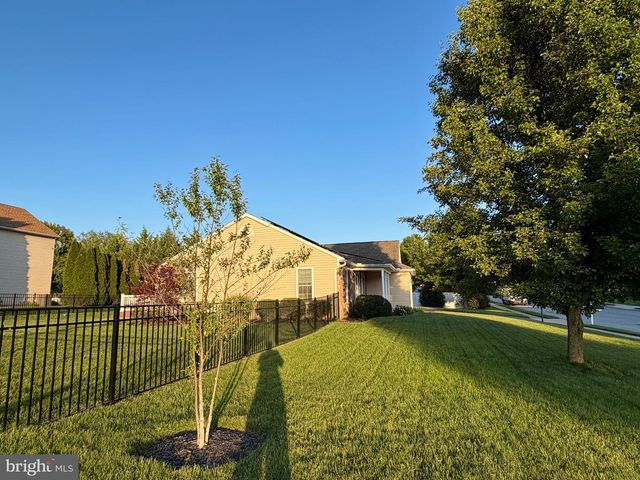 45 THOMAS DR, York, PA 17404