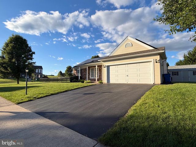 45 THOMAS DR, York, PA 17404