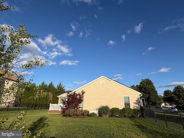 45 THOMAS DR, York, PA 17404
