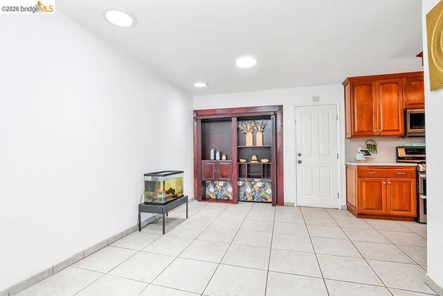 1249 Heavenly DR, Martinez, CA 94553