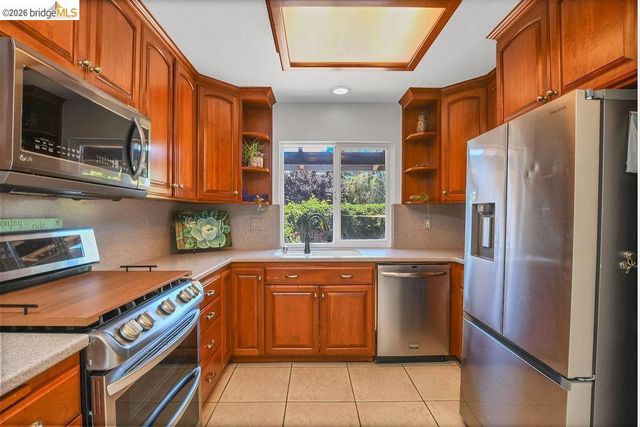 1249 Heavenly DR, Martinez, CA 94553
