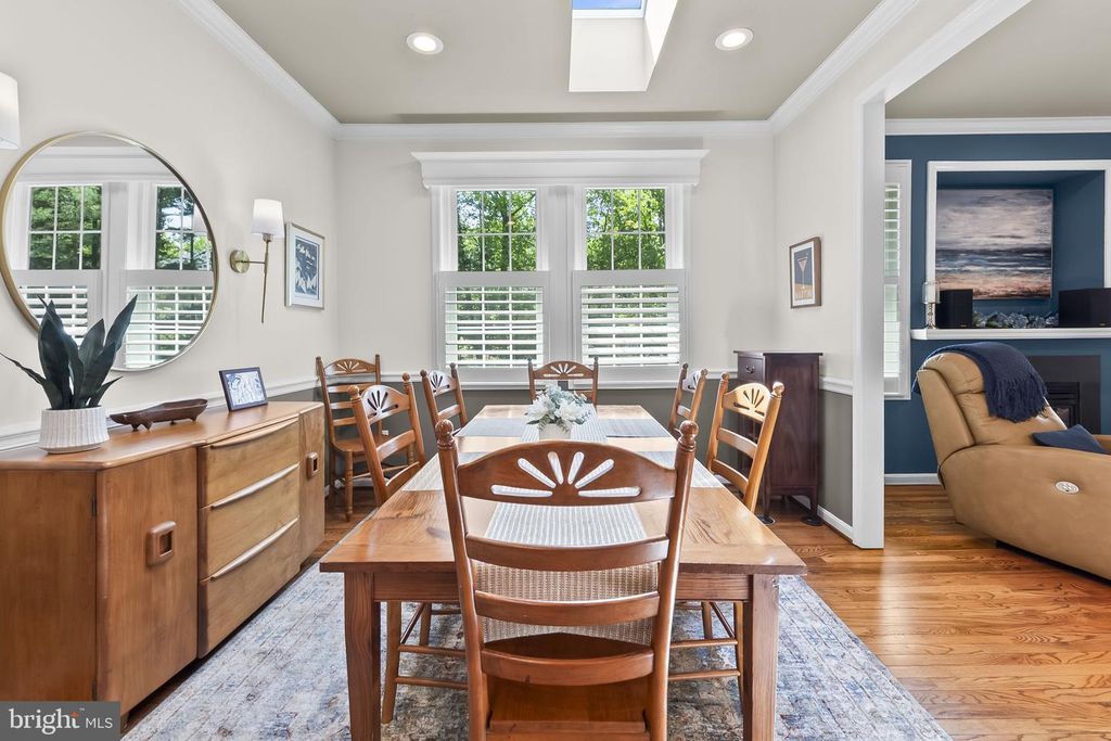 Image 11 of property listing at 847 MISSION VALLEY LN, Annapolis, MD 21401