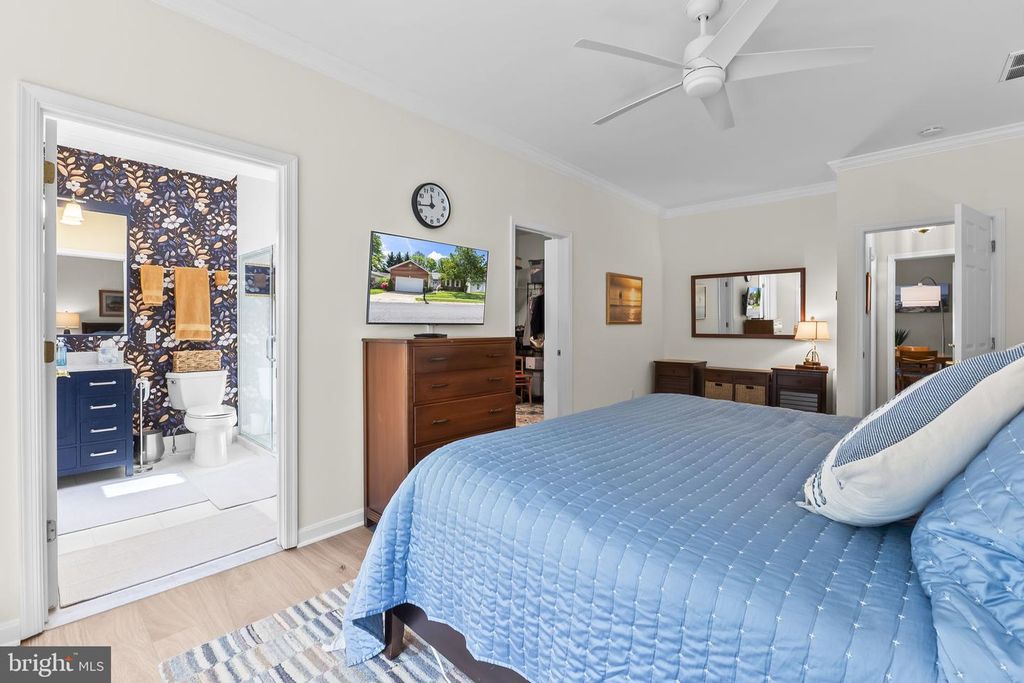 Image 15 of property listing at 847 MISSION VALLEY LN, Annapolis, MD 21401