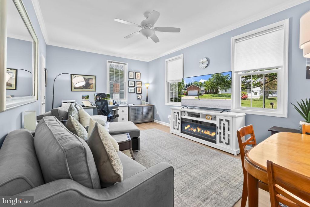 Image 22 of property listing at 847 MISSION VALLEY LN, Annapolis, MD 21401