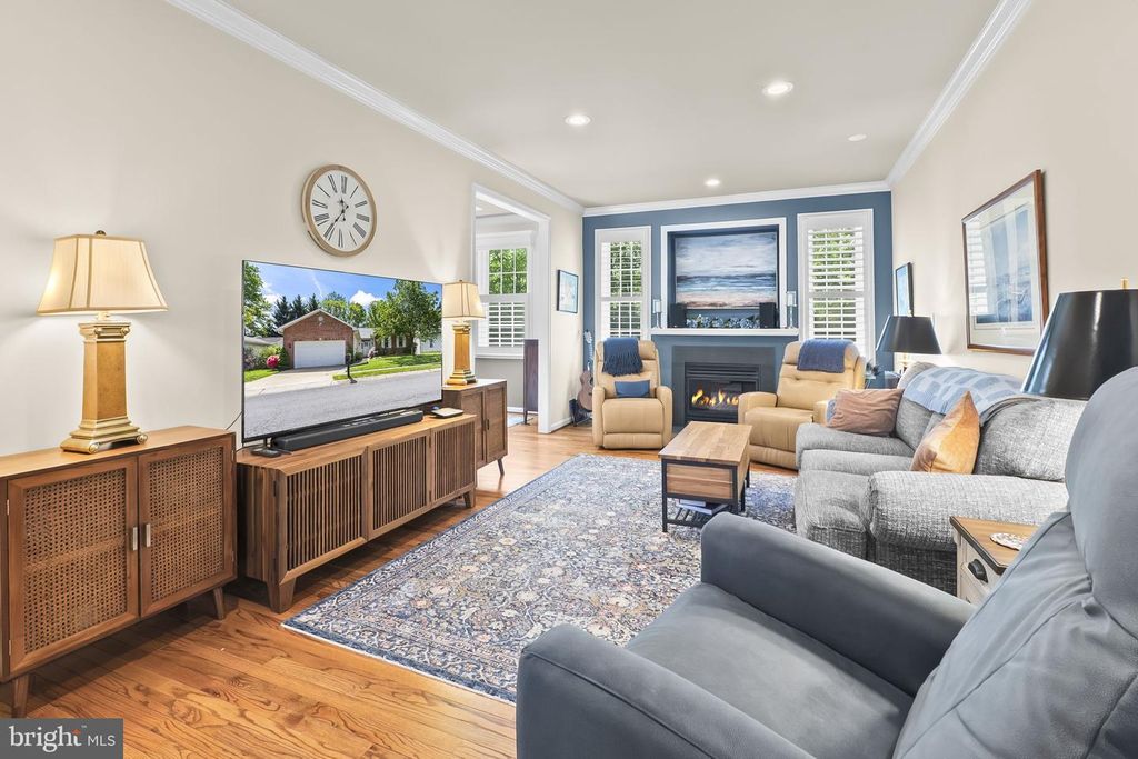 Image 3 of property listing at 847 MISSION VALLEY LN, Annapolis, MD 21401