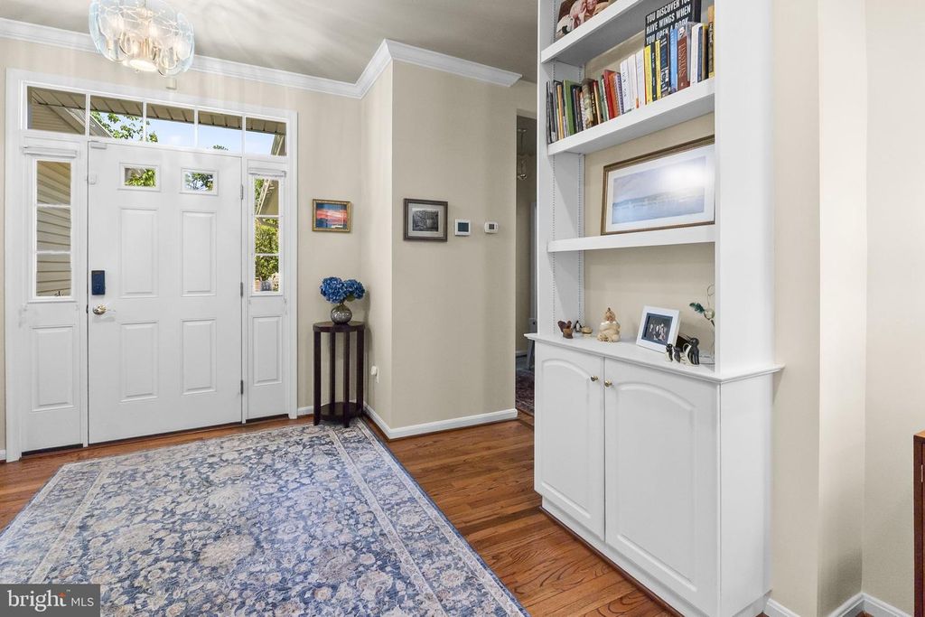 Image 7 of property listing at 847 MISSION VALLEY LN, Annapolis, MD 21401