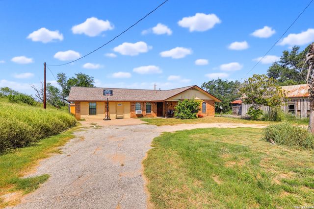 150 Fm 1303, Floresville, TX 78114