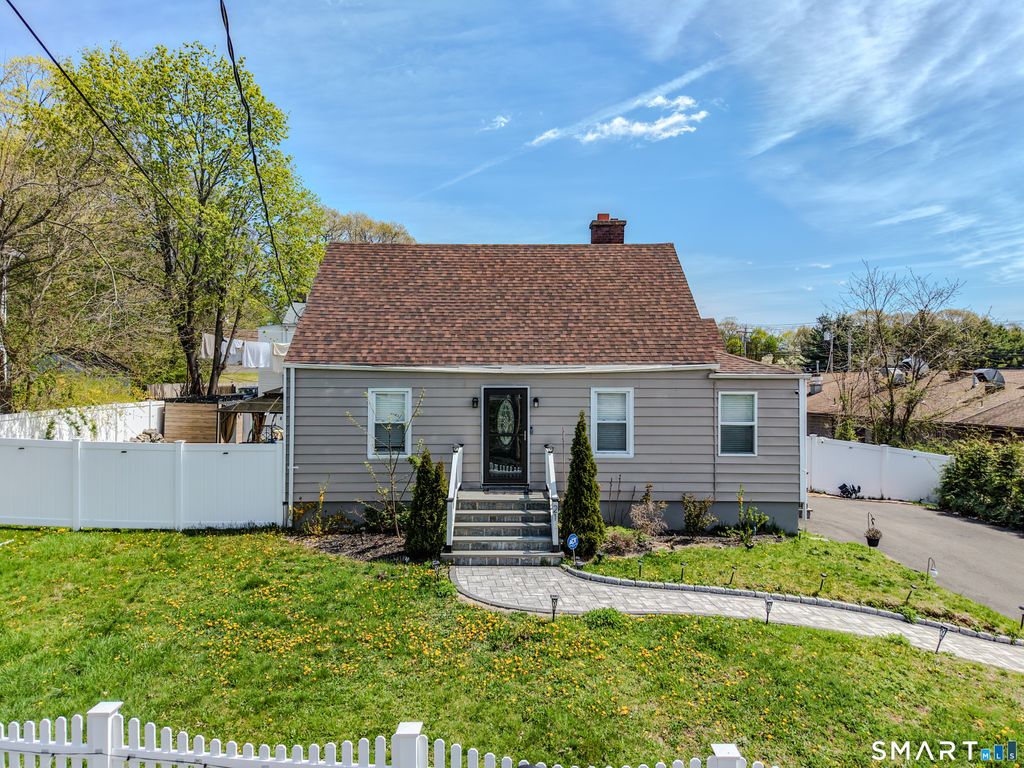 21 Highland Avenue, East Haven, CT 06512