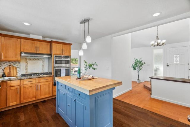 9 Humboldt Court, Pacifica, CA 94044