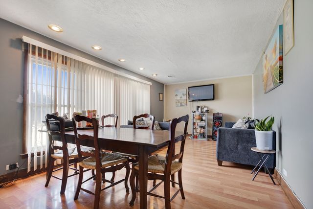 3801 W 84th Place, Chicago, IL 60652