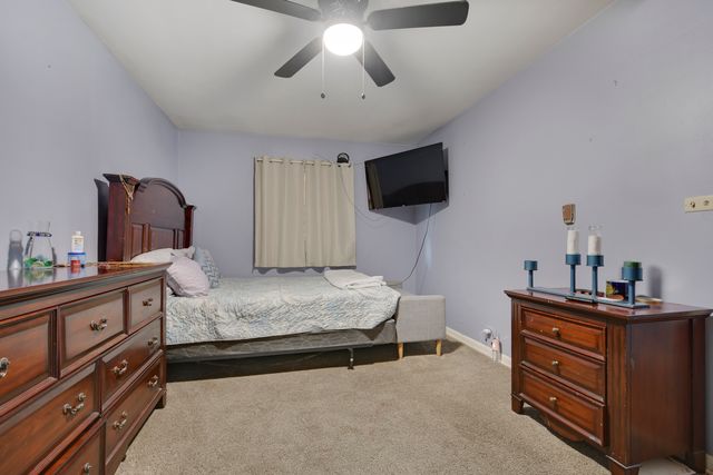 3801 W 84th Place, Chicago, IL 60652