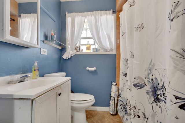 3801 W 84th Place, Chicago, IL 60652