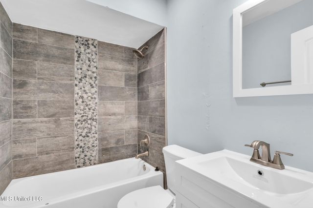 1616 Lewis Avenue, Biloxi, MS 39531