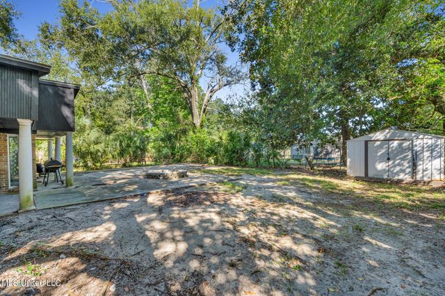 1616 Lewis Avenue, Biloxi, MS 39531