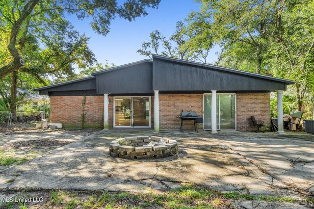 1616 Lewis Avenue, Biloxi, MS 39531