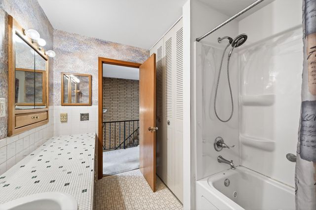 3513 37th Avenue NE, Saint Anthony, MN 55421