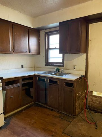 444 W Page Street, Springfield, MO 65806