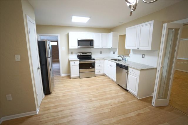 1424 E PARK CIRCLE, Tampa, FL 33604